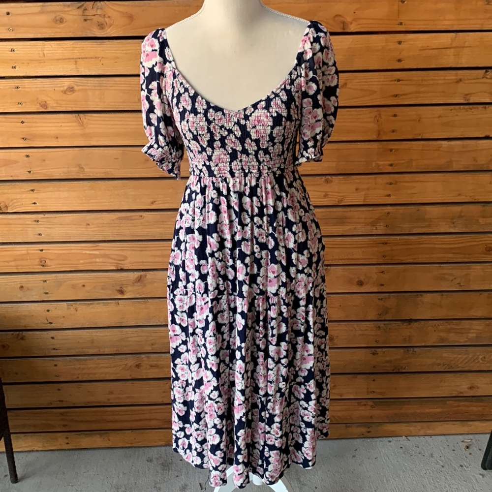 Abercrombie and fitch women’s short sleeve smocked floral midi dress size Large